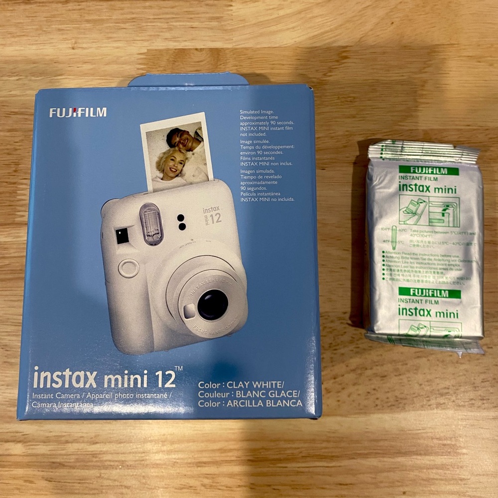 Fujifilm instax mini 12 in clay white